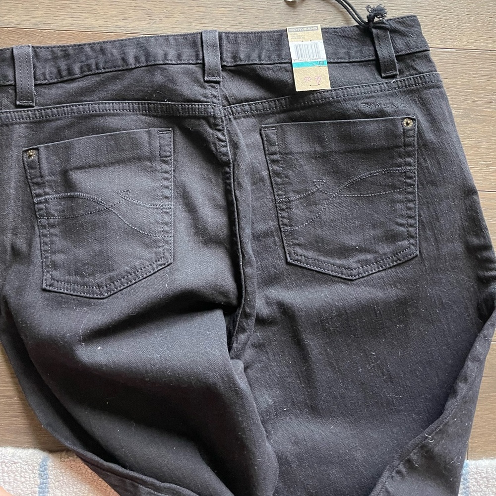 DKNY Womens size 16 black jeans